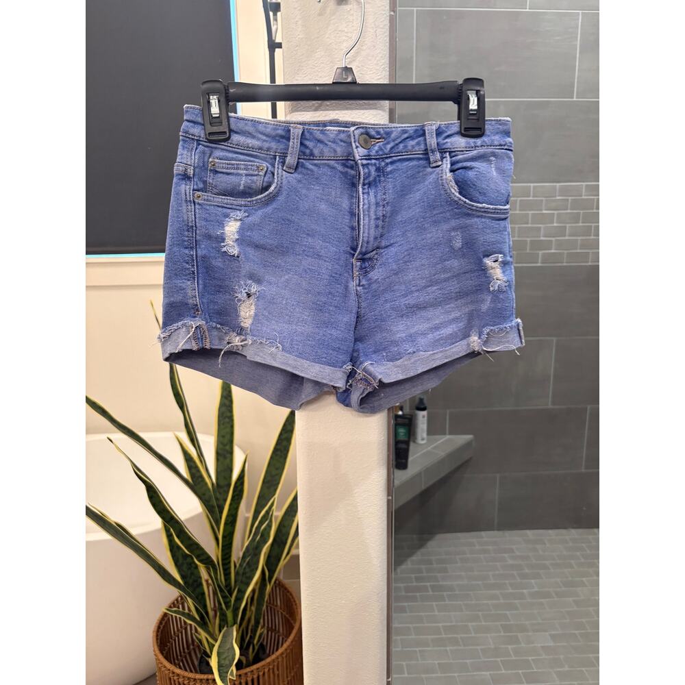Zara Trafaluc distressed denim shorts